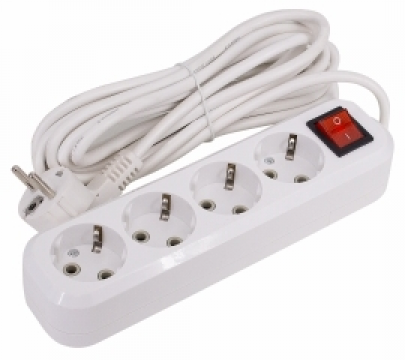 Удлинитель LEEK LE ES, 16A, (ПВС3х1мм) с заземлением, с выключателем, 4 розетки, 7м